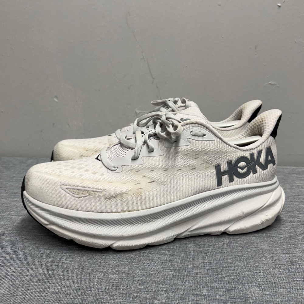 Hoka Clifton 9 Running Shoes Mens 9 Wide White 1132210 NCSW Athletic Sneaker